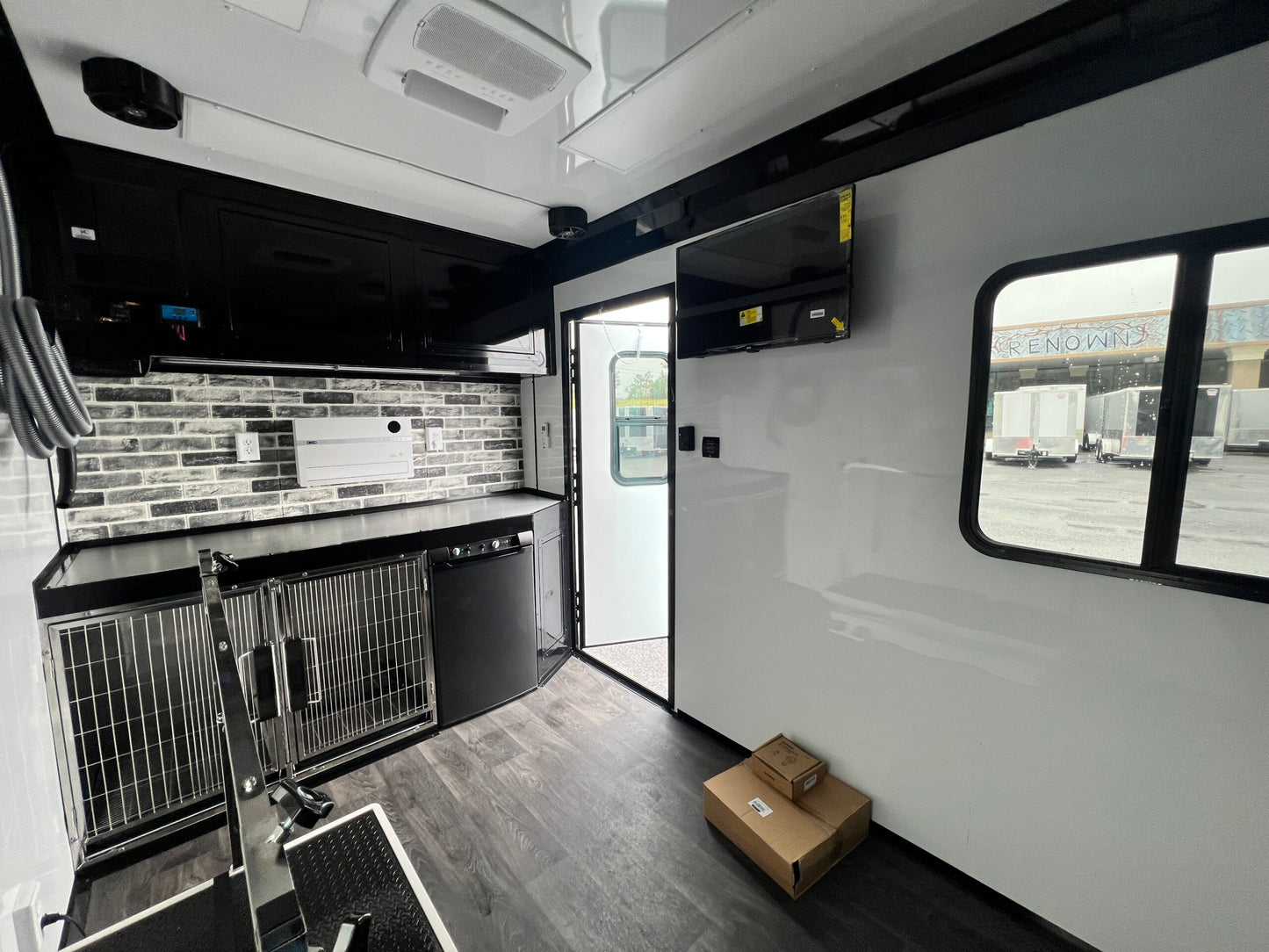 Professional Mobile Dog Grooming Trailers